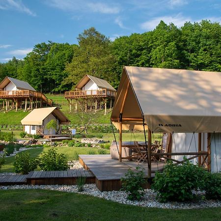 Forrest Glamping Hotel บันสกา ชีอาว์นีซา ภายนอก รูปภาพ