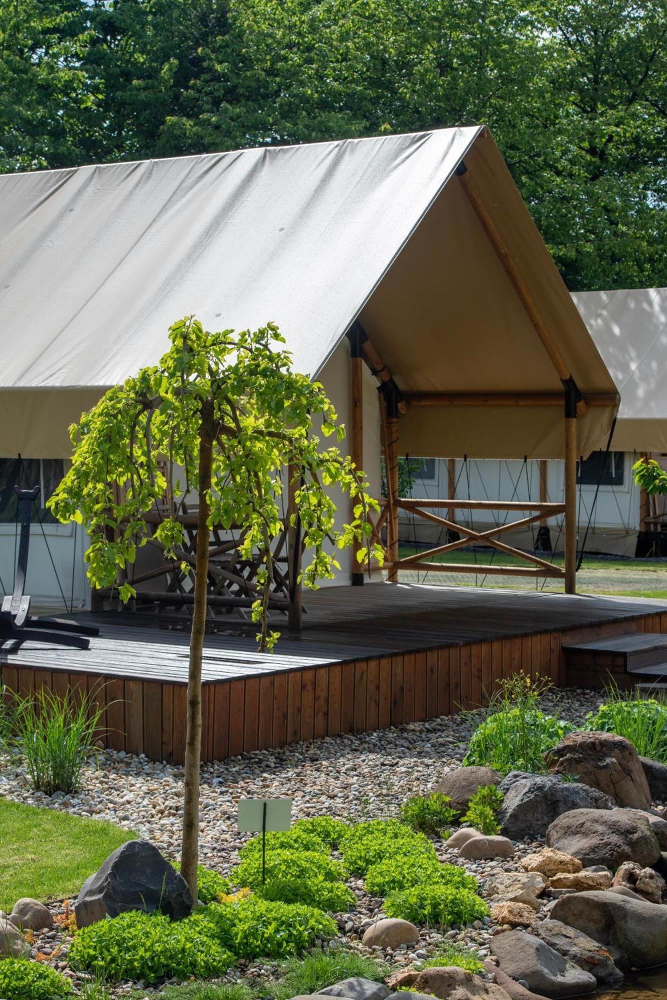Forrest Glamping Hotel บันสกา ชีอาว์นีซา ภายนอก รูปภาพ