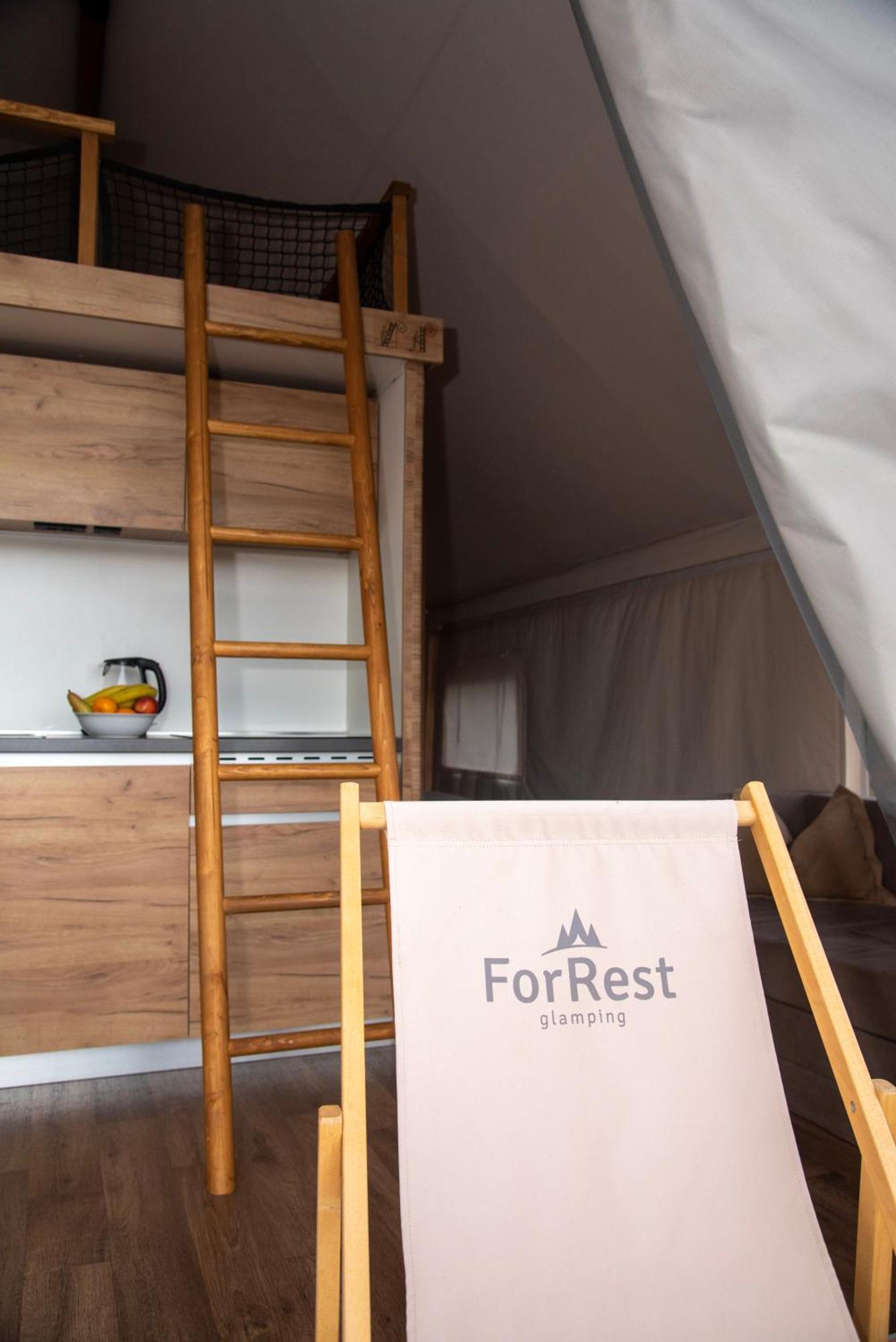 Forrest Glamping Hotel บันสกา ชีอาว์นีซา ภายนอก รูปภาพ