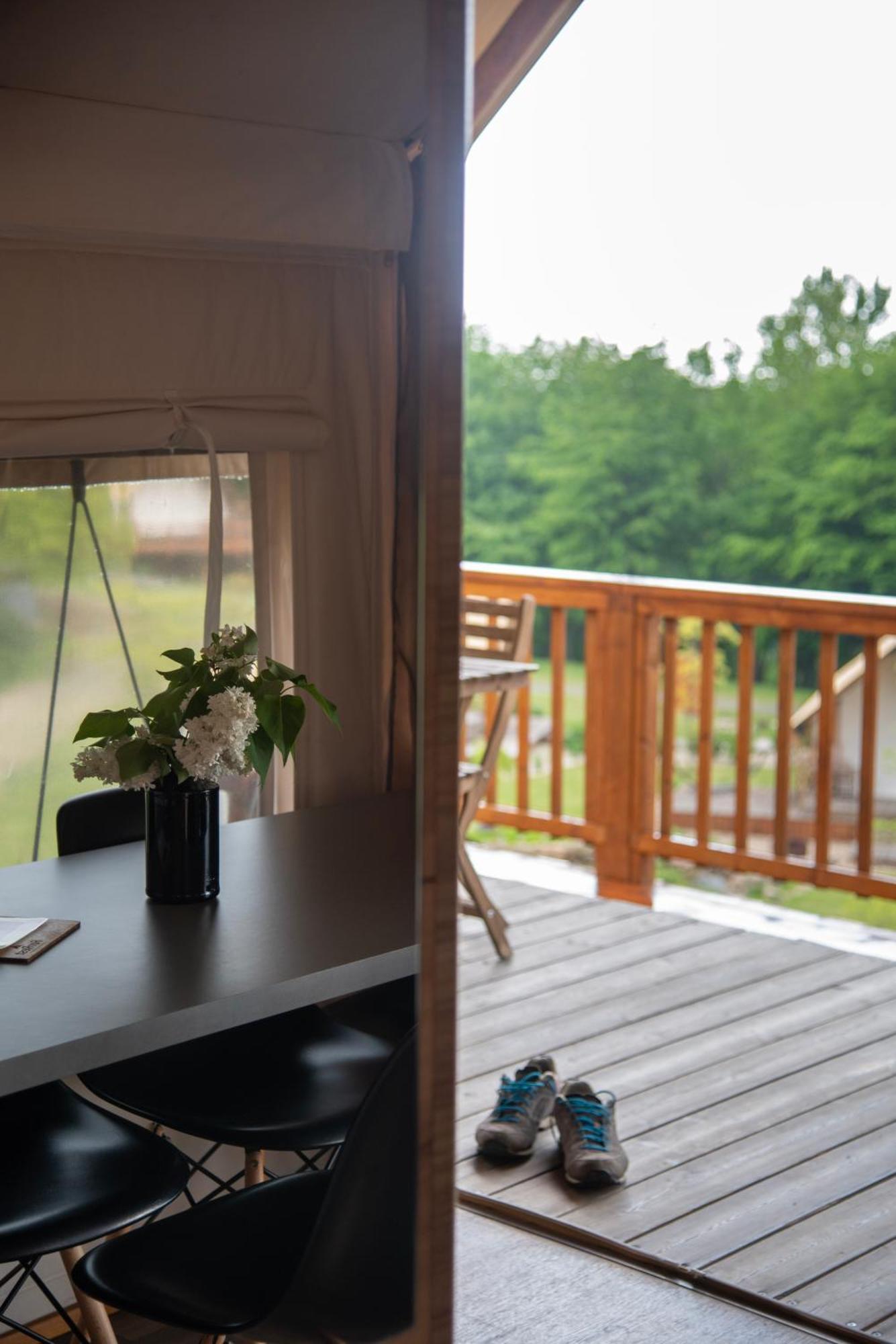 Forrest Glamping Hotel บันสกา ชีอาว์นีซา ภายนอก รูปภาพ