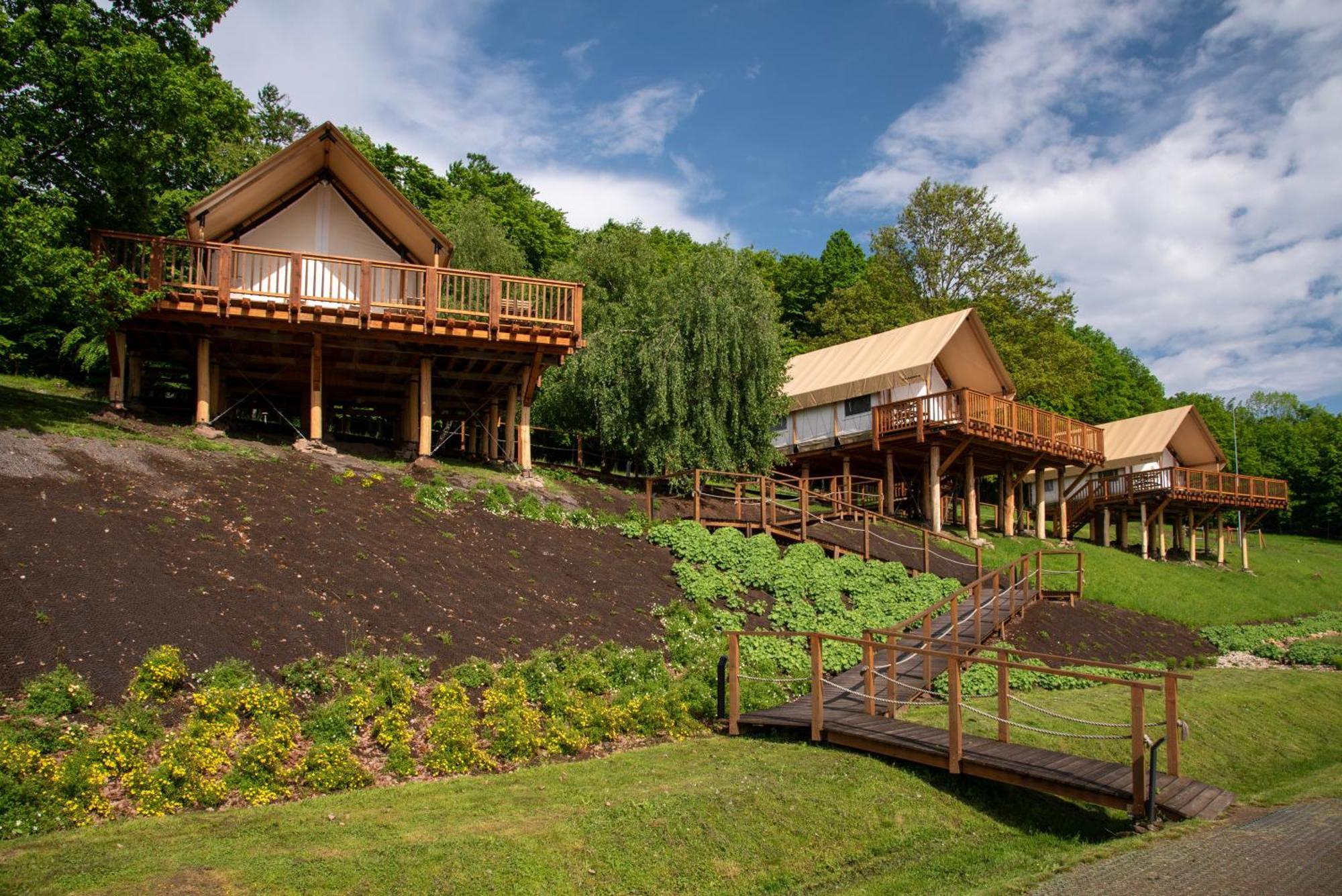Forrest Glamping Hotel บันสกา ชีอาว์นีซา ภายนอก รูปภาพ