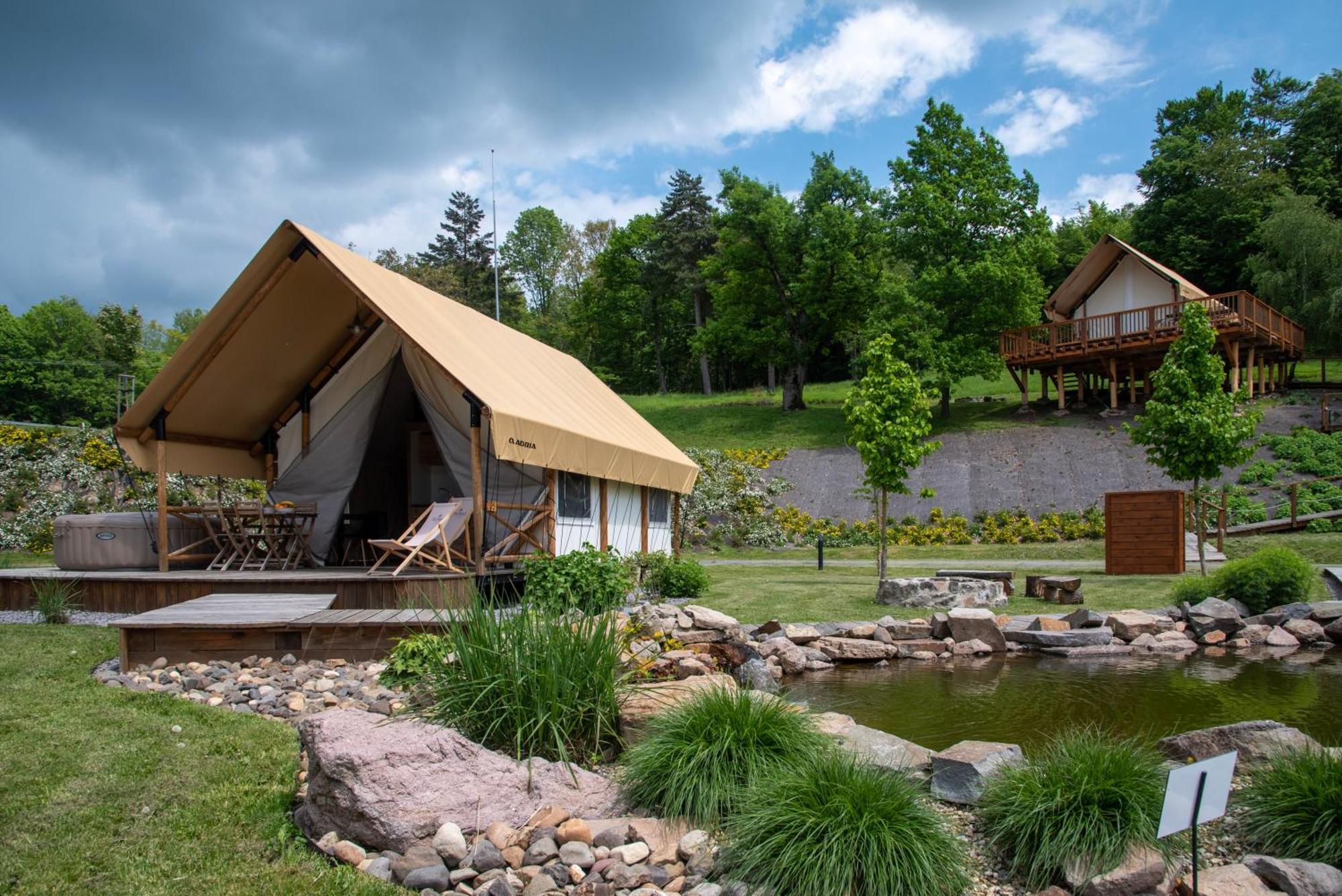 Forrest Glamping Hotel บันสกา ชีอาว์นีซา ภายนอก รูปภาพ