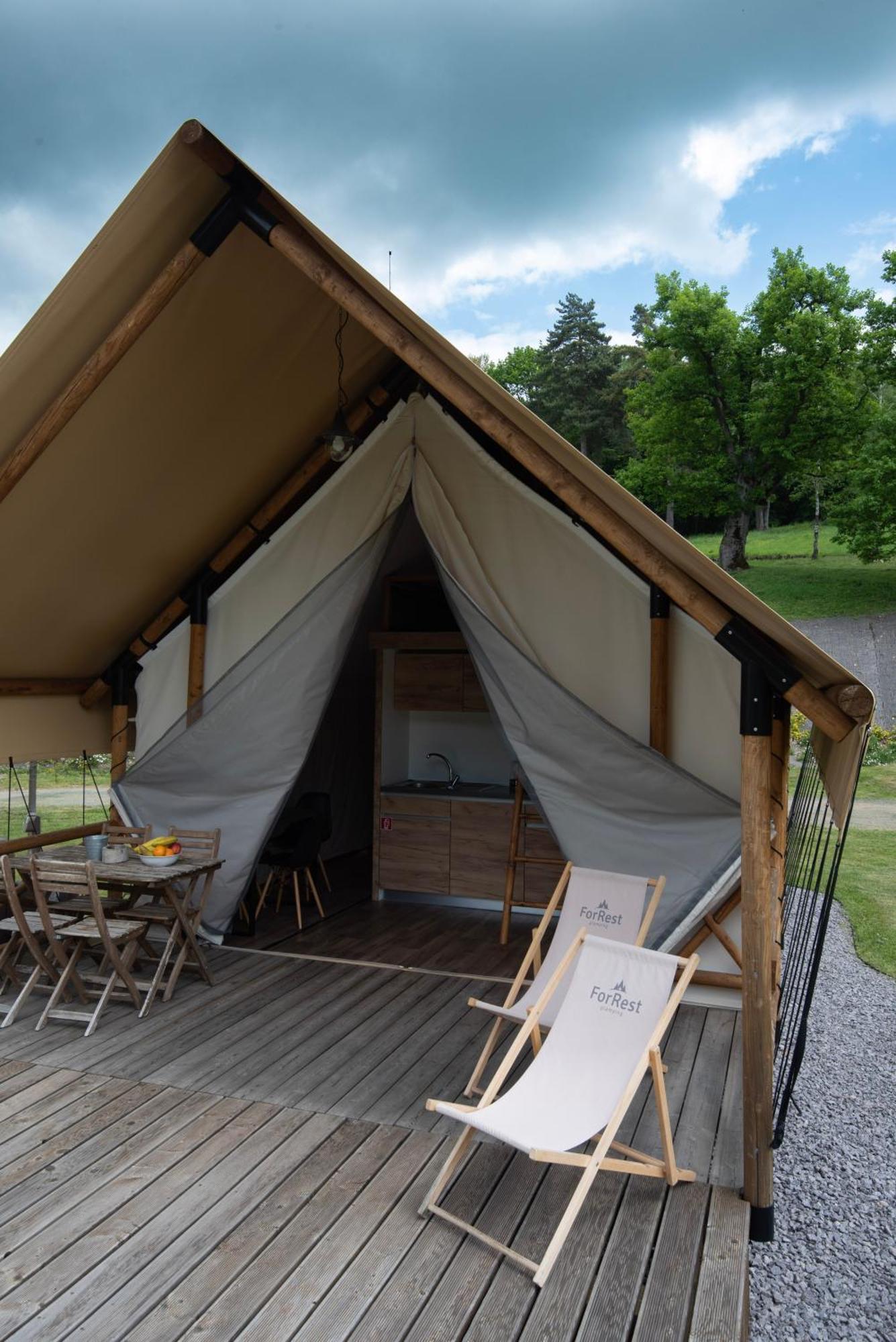 Forrest Glamping Hotel บันสกา ชีอาว์นีซา ภายนอก รูปภาพ
